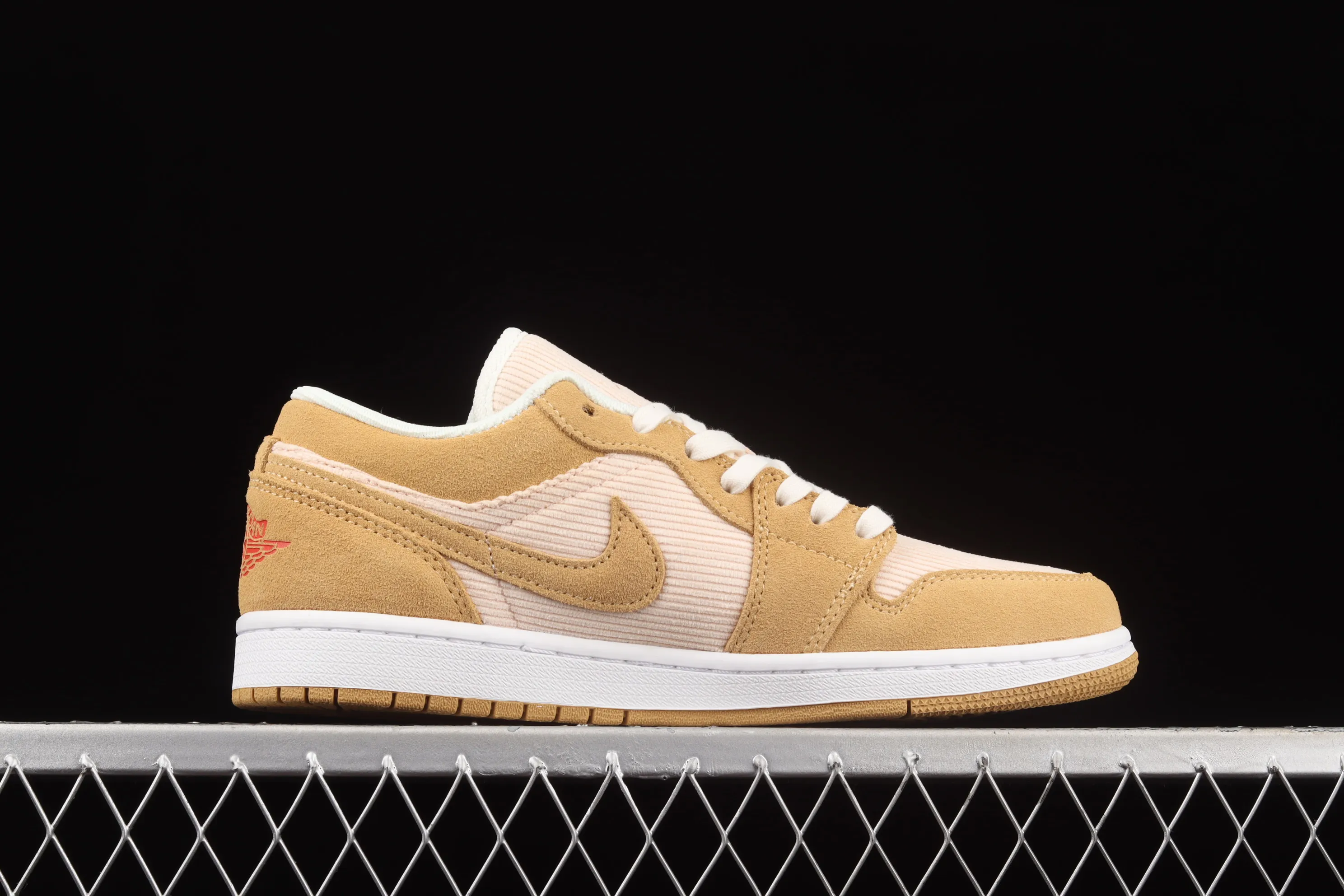 All categories Air Jordan Jordan series basketball shoes Air Jordan 1 Low G version pure original Air Jordan 1 Low AJ1 Joe 1 khaki corduroy low-top cultural and leisure sports sneakers DH7820-700
